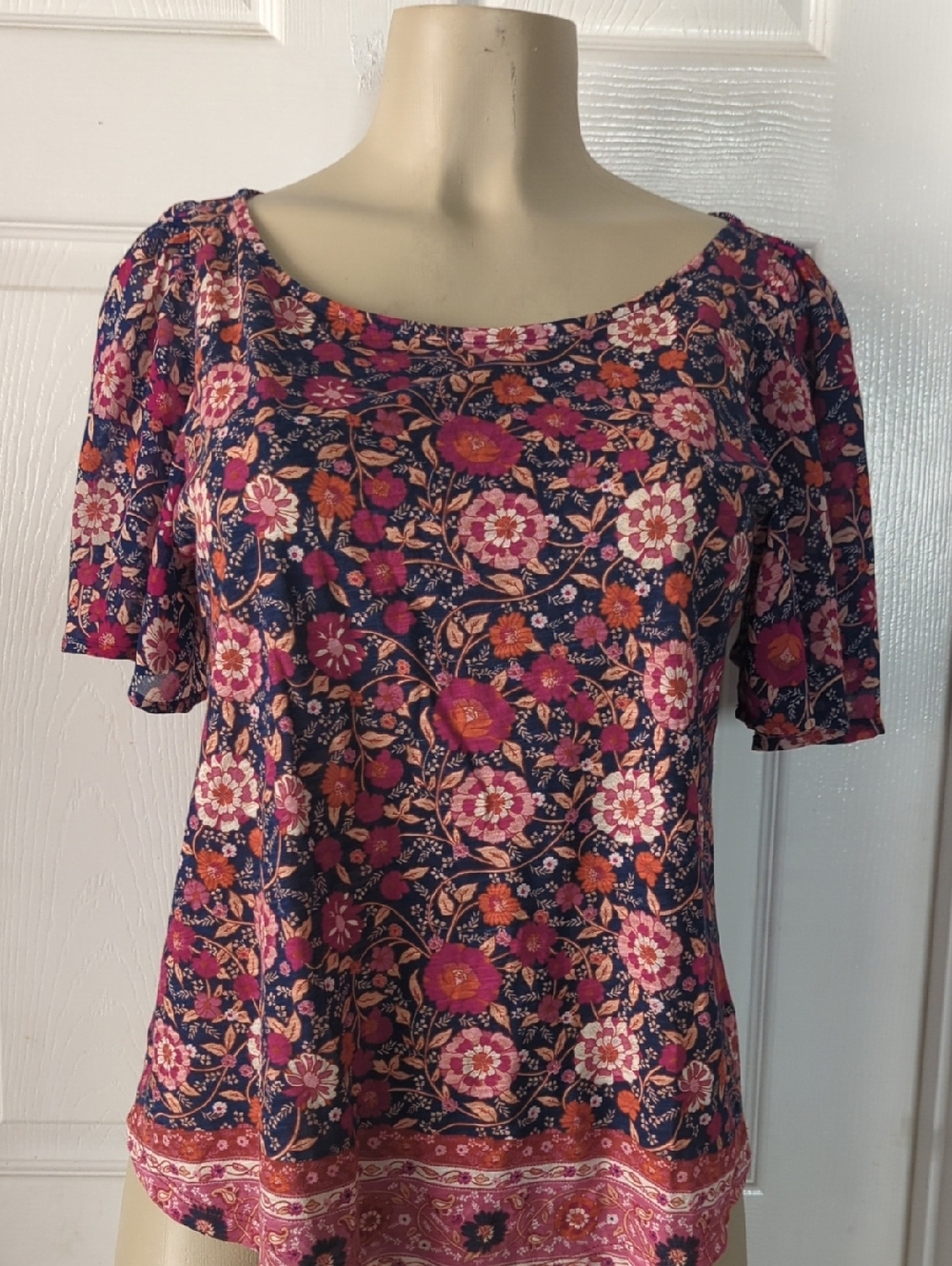 Lucky Brand Navy Floral Scoop Neck Top: Pink & Orange Accents 18 inch pit to pit